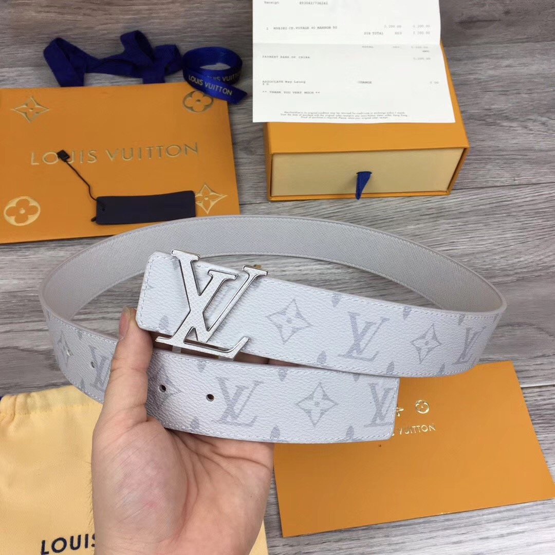 Louis Vuitton Initiales Wendegürtel in Weiß - EUR FASHION