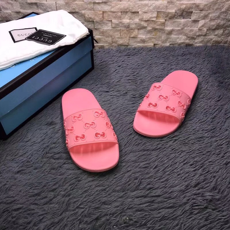 Gucci Gummi-GG-Slide-Sandale in Rosa - EUR FASHION