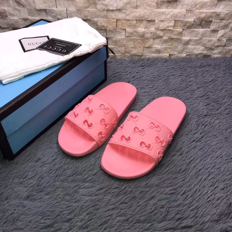Gucci Gummi-GG-Slide-Sandale in Rosa - EUR FASHION