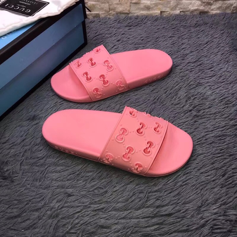Gucci Gummi-GG-Slide-Sandale in Rosa - EUR FASHION
