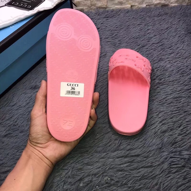 Gucci Gummi-GG-Slide-Sandale in Rosa - EUR FASHION