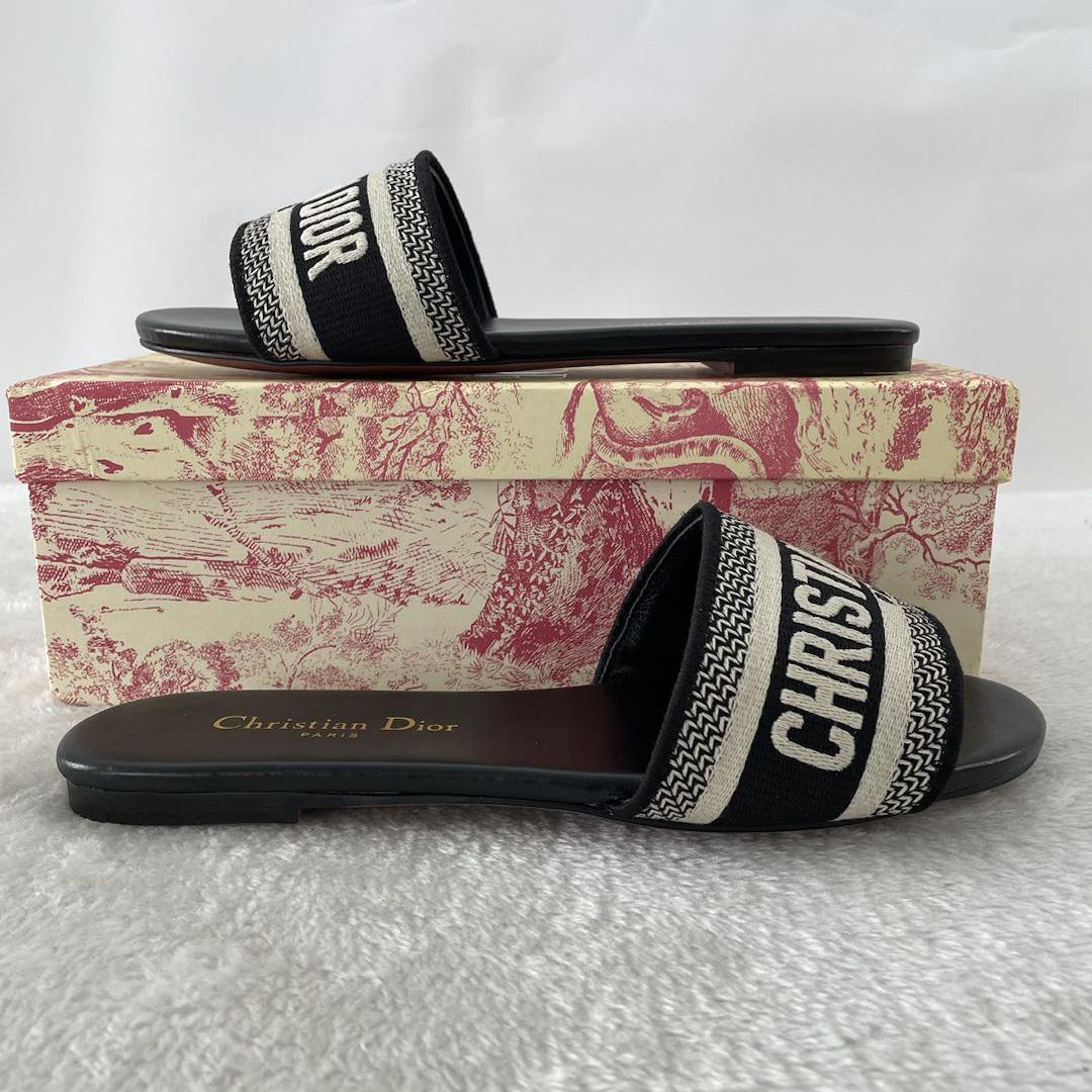 Dior Dway Mule aus bestickter Baumwolle in Schwarz - EUR FASHION