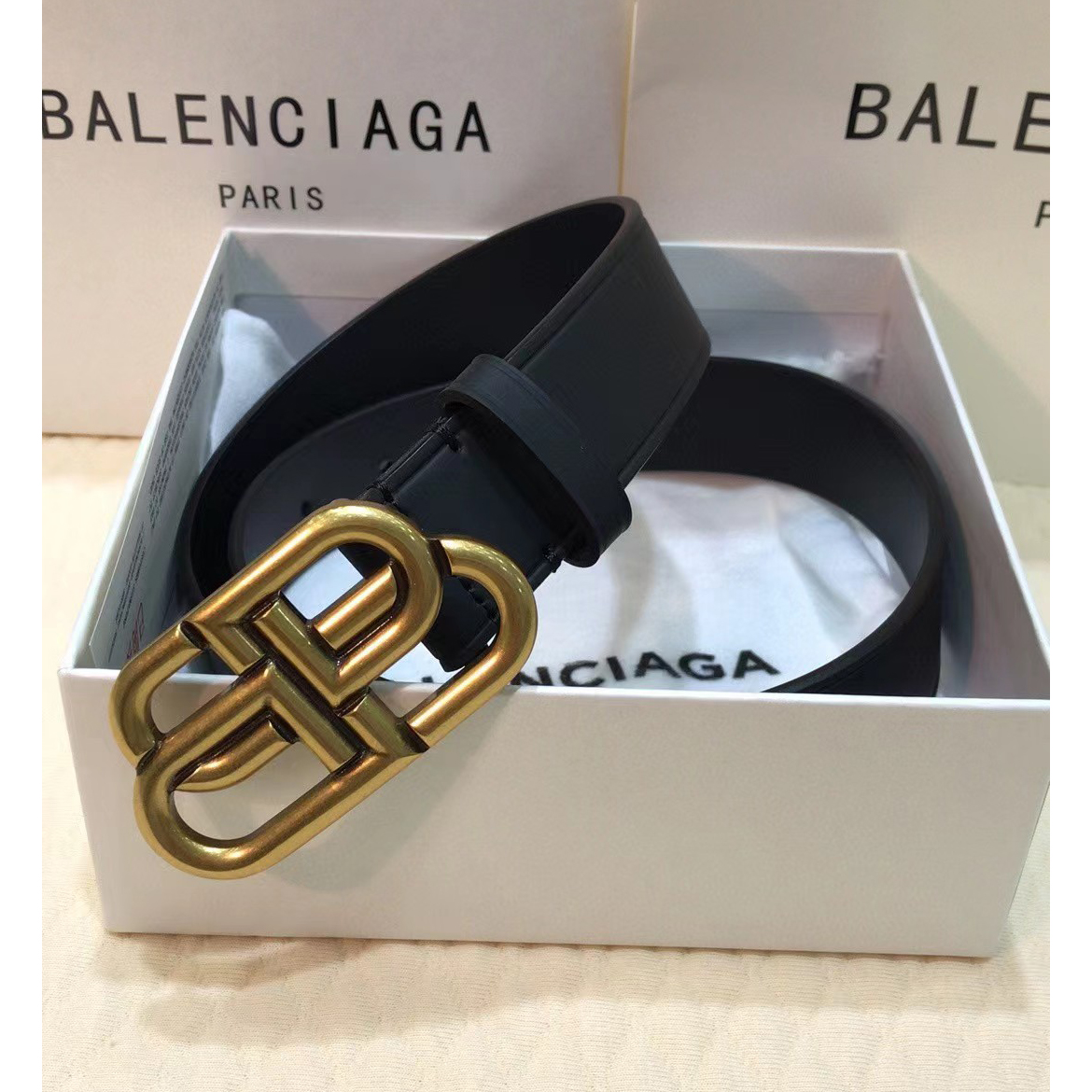 Balenciaga Schwarzer BB-Gürtel mit goldener Schnalle - EUR FASHION