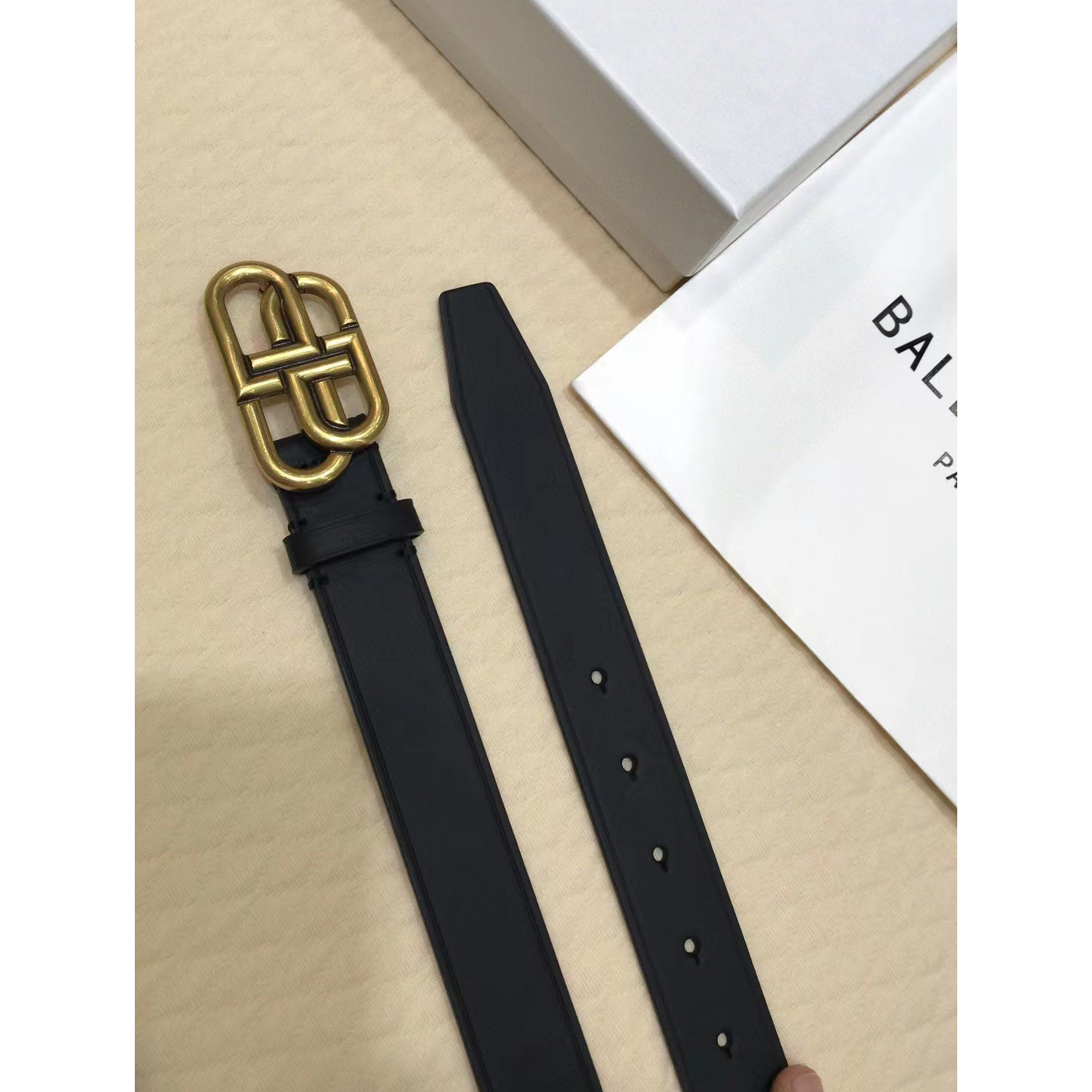 Balenciaga Schwarzer BB-Gürtel mit goldener Schnalle - EUR FASHION