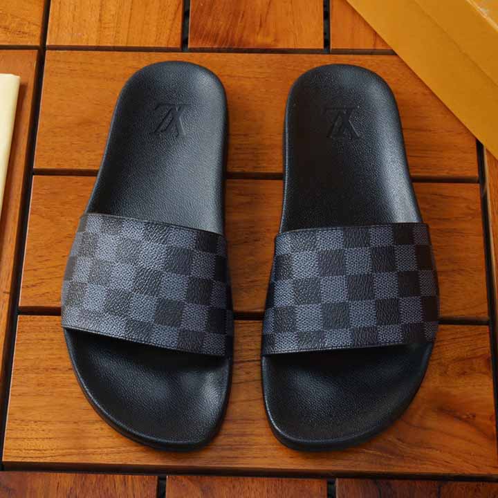 Schwarze Damier-Sandalen von Louis Vuitton - EUR FASHION