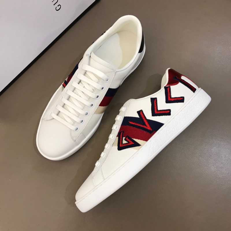 Gucci-Sneaker mit Buchstaben-Ace-Stickerei - EUR FASHION