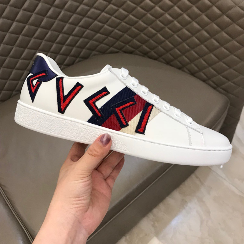 Gucci-Sneaker mit Buchstaben-Ace-Stickerei - EUR FASHION