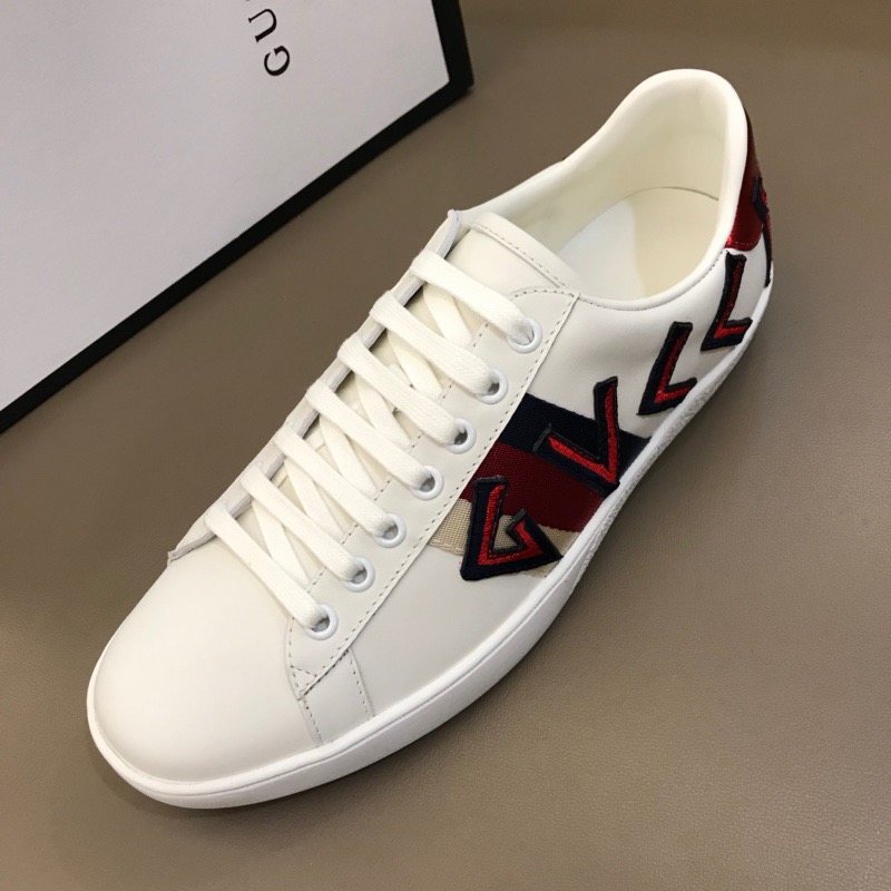 Gucci-Sneaker mit Buchstaben-Ace-Stickerei - EUR FASHION