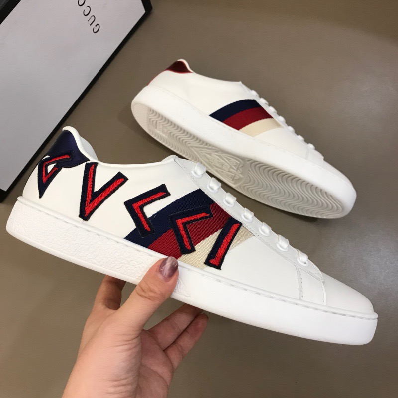 Gucci-Sneaker mit Buchstaben-Ace-Stickerei - EUR FASHION