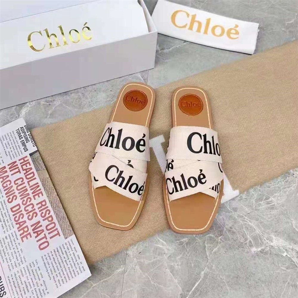 Chloe-Sandalen mit Logo-Print - EUR FASHION