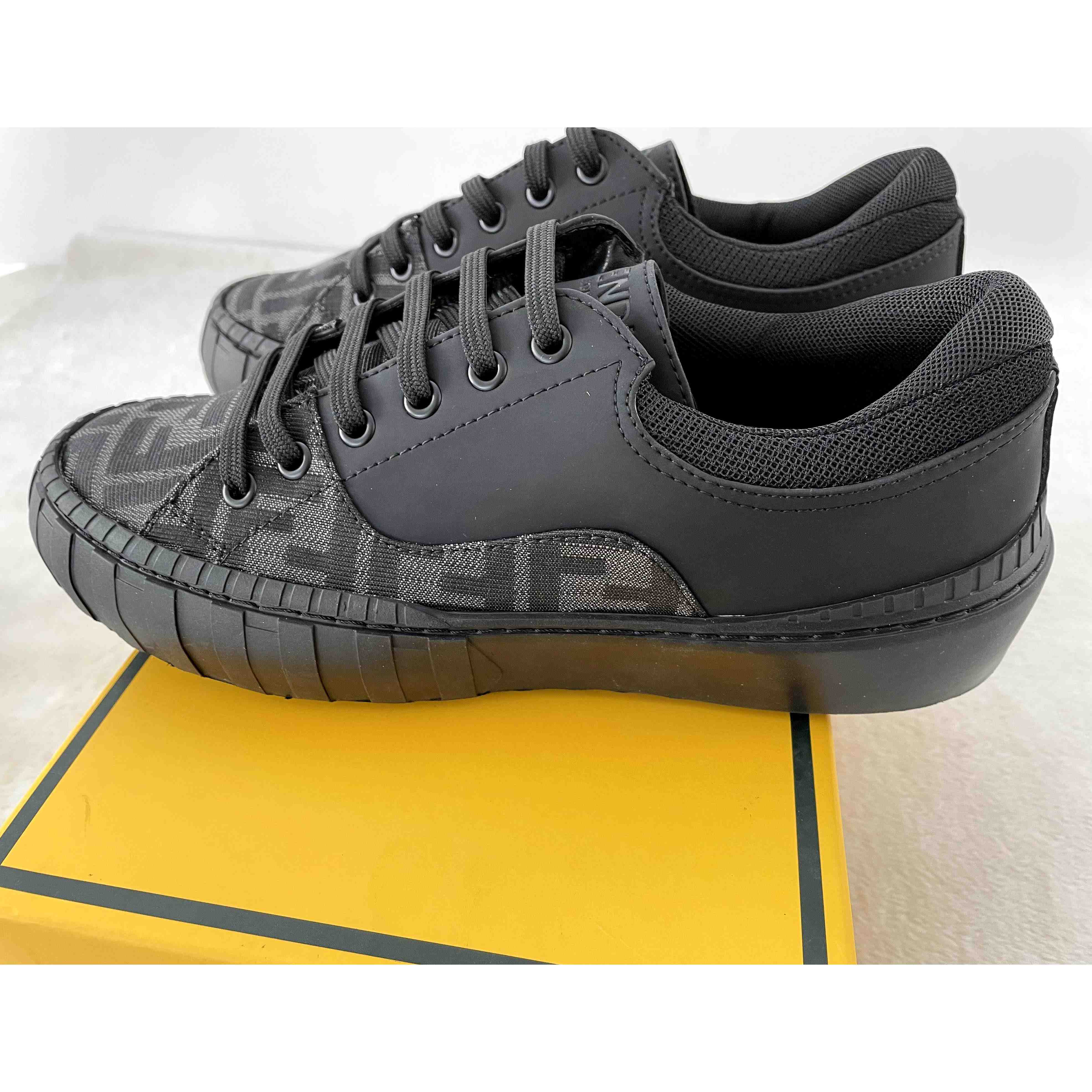 Fendi FF Low-Top-Sneaker aus schwarzem Stoff - EUR FASHION