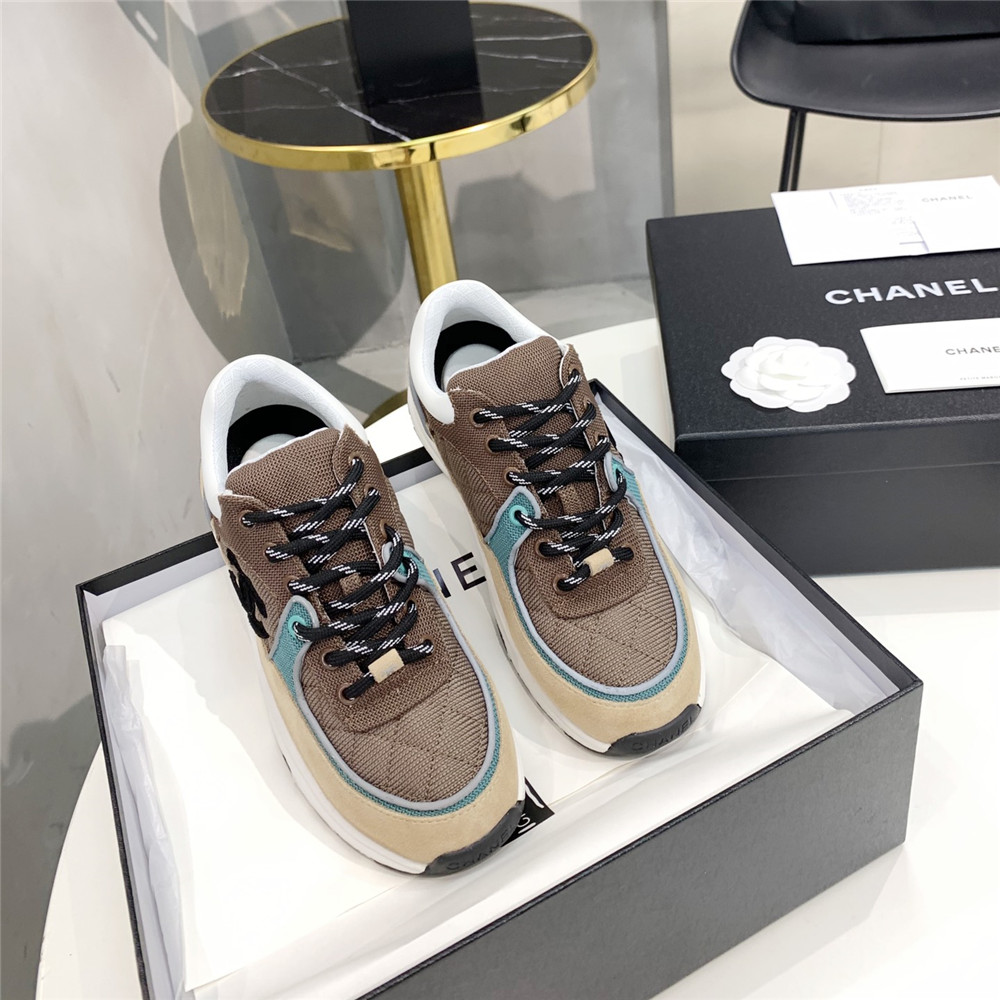 Chanel Low-Top-Leuchtsneaker (Grün und Braun) - EUR FASHION