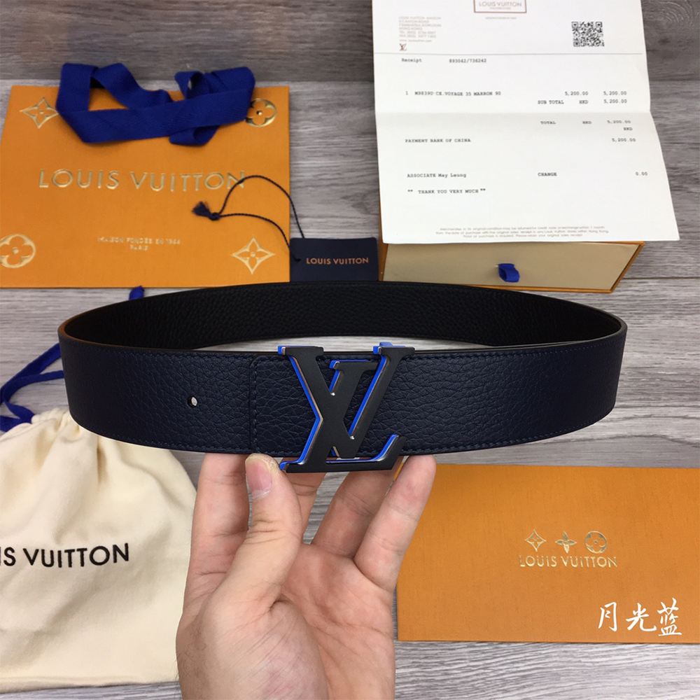 Louis Vuitton 40 mm Gürtel in Schwarz mit blauer Schnalle - EUR FASHION