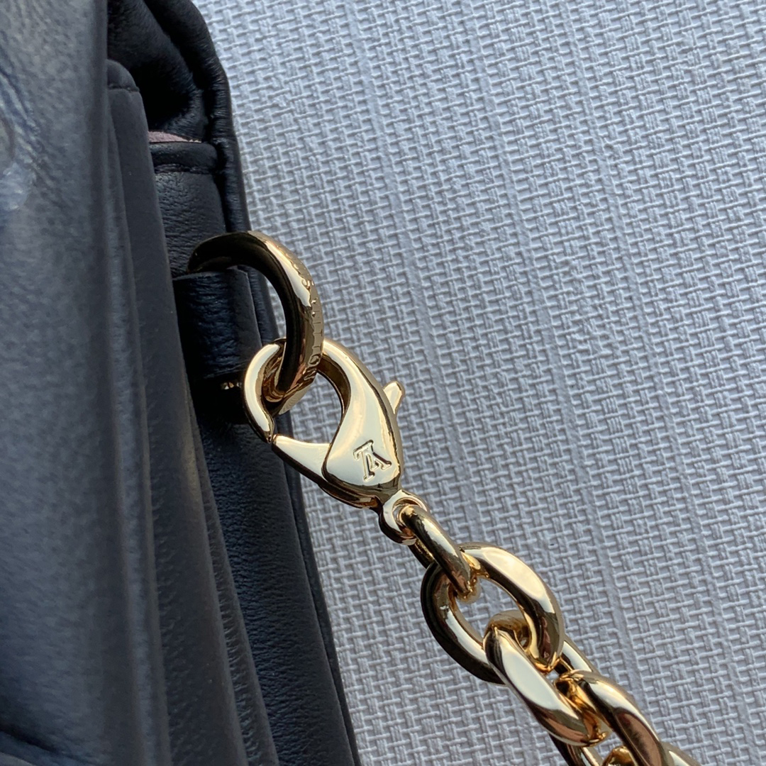 Louis Vuitton Pochette Coussin Schwarz (20-14-8CM) - EUR FASHION
