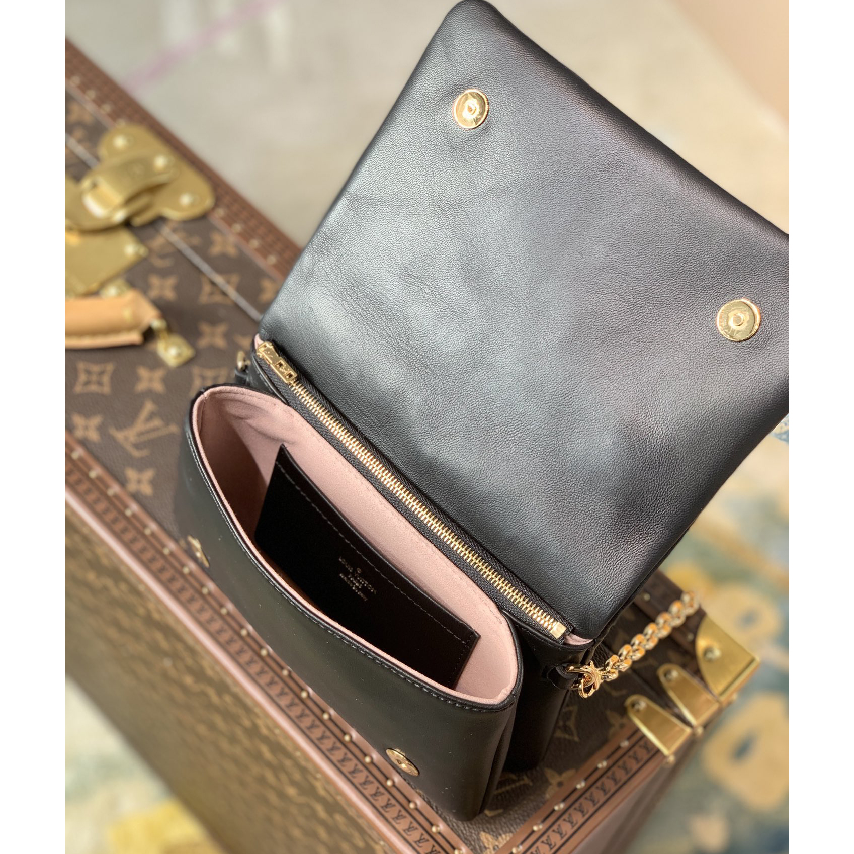 Louis Vuitton Pochette Coussin Schwarz (20-14-8CM) - EUR FASHION