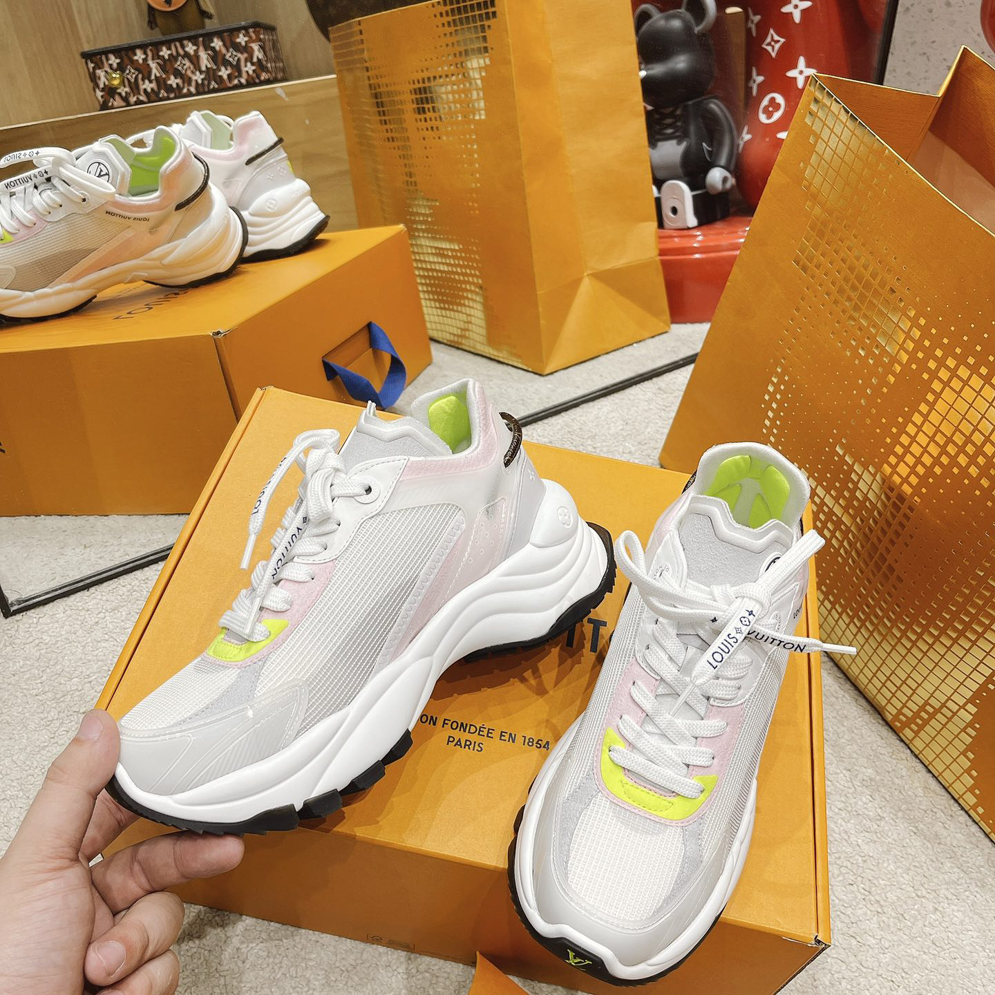 Louis Vuitton Run 55 Sneaker in Grau - EUR FASHION
