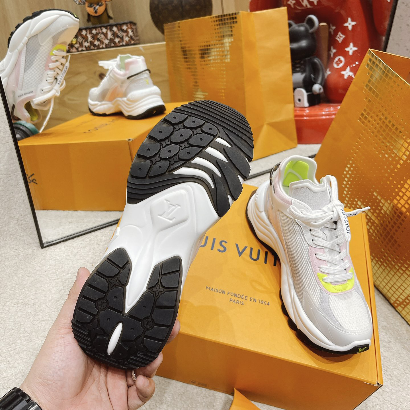 Louis Vuitton Run 55 Sneaker in Grau - EUR FASHION