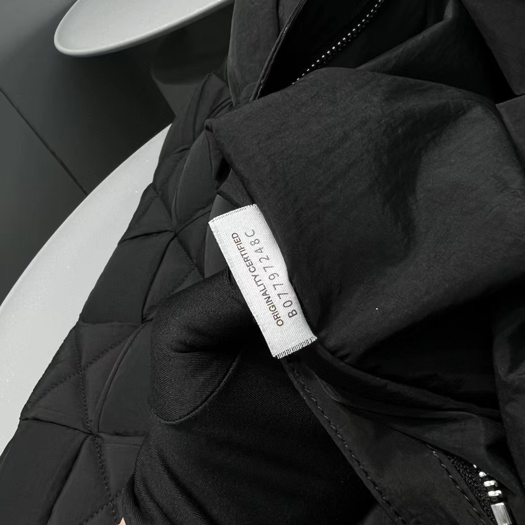Bottega Veneta gepolsterte Tech-Kassetten-Umhängetasche - EUR FASHION