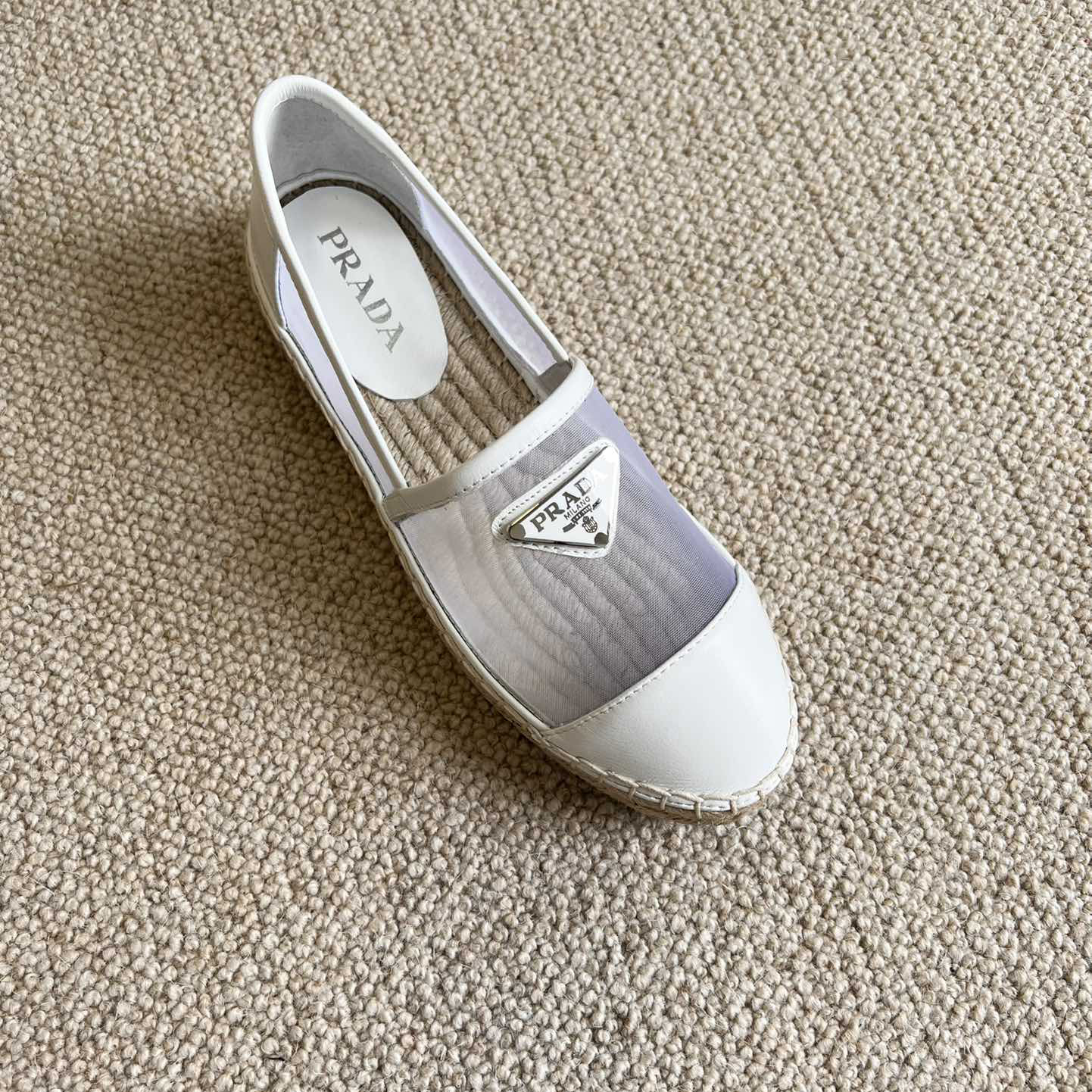 Weiße Loafer von Prada mit Logo für Damen - EUR FASHION