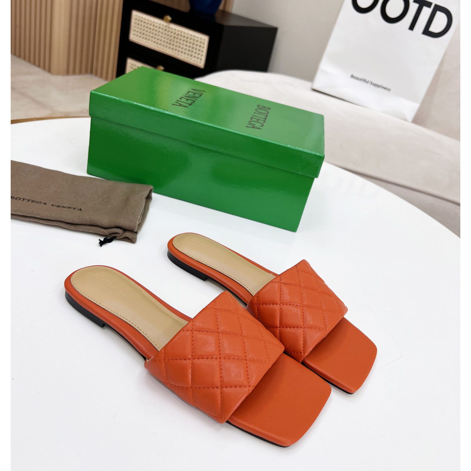 Bottega Veneta gepolsterte Ledersandalen - EUR FASHION