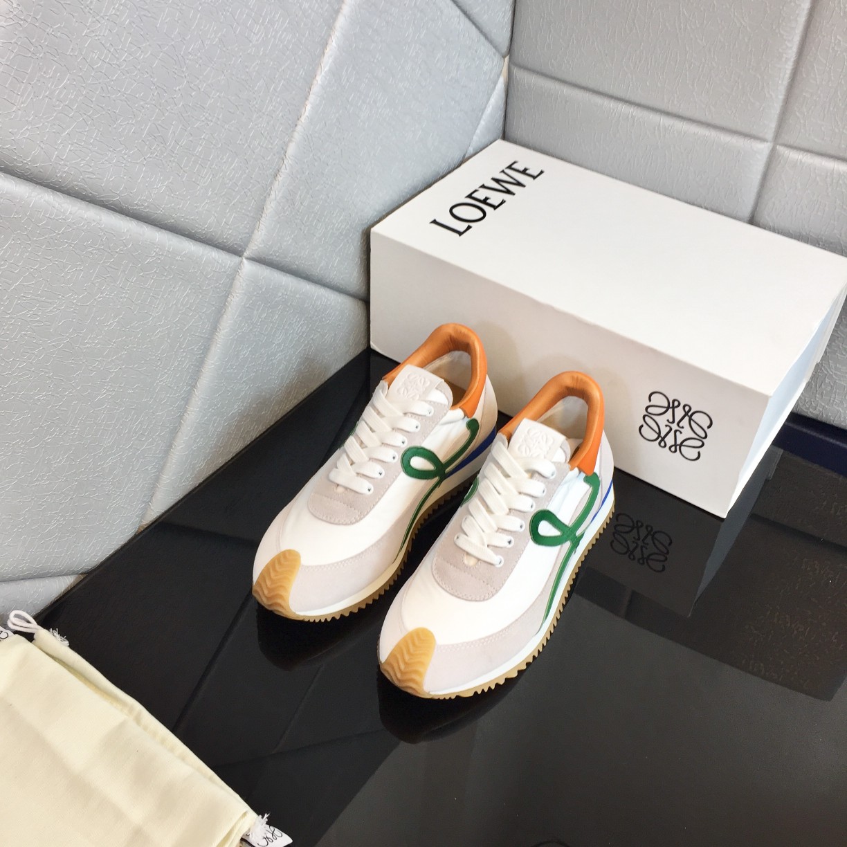 Loewe Flow Runner aus Kalbsleder - EUR FASHION