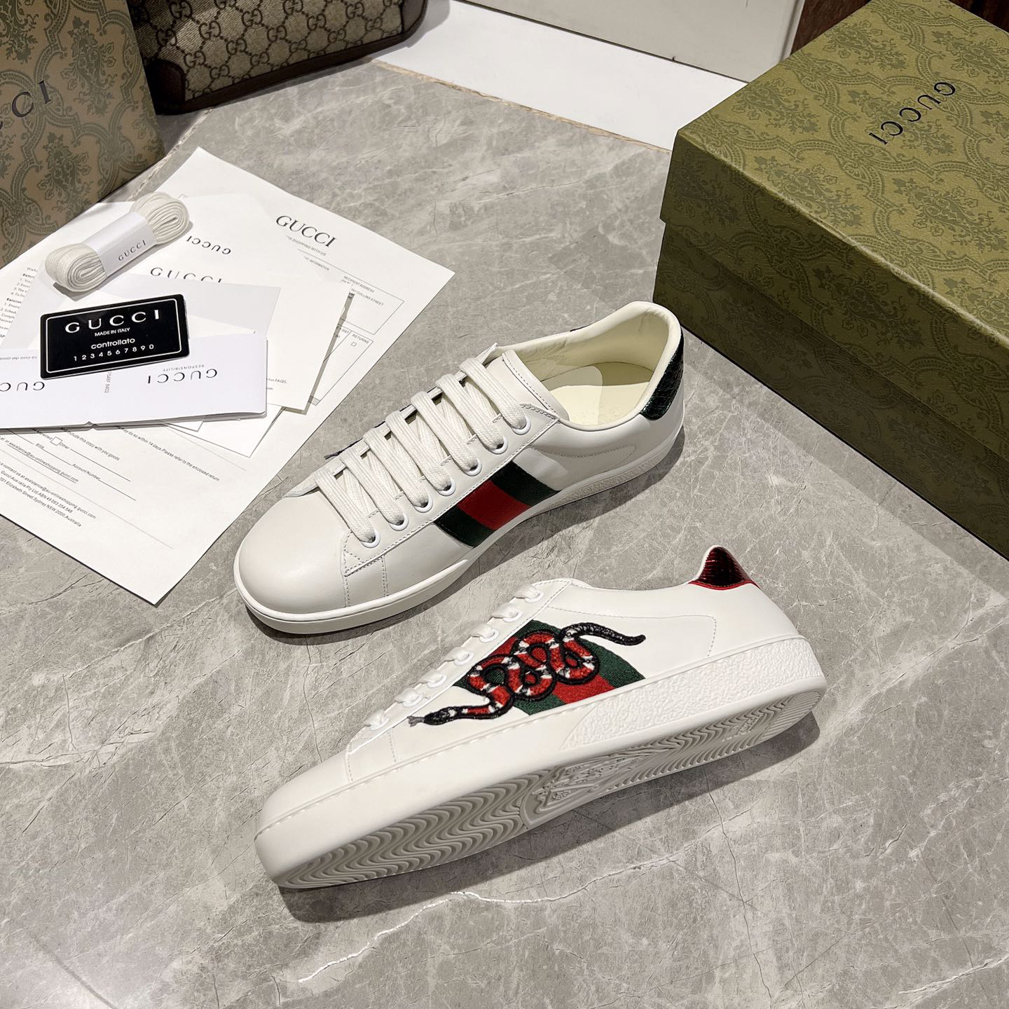 Gucci Basket-Sneaker mit Schlangenlogo - EUR FASHION