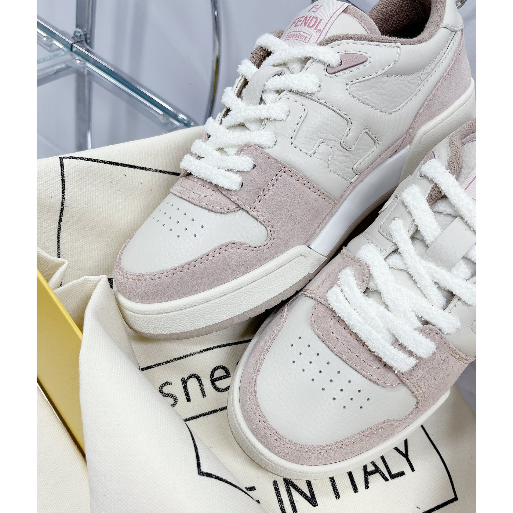 Fendi Match Low-Top-Sneaker aus rosa Wildleder - EUR FASHION
