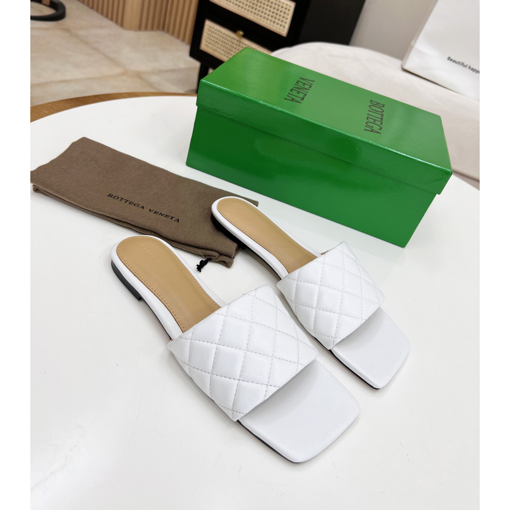 Bottega Veneta gepolsterte Ledersandalen - EUR FASHION