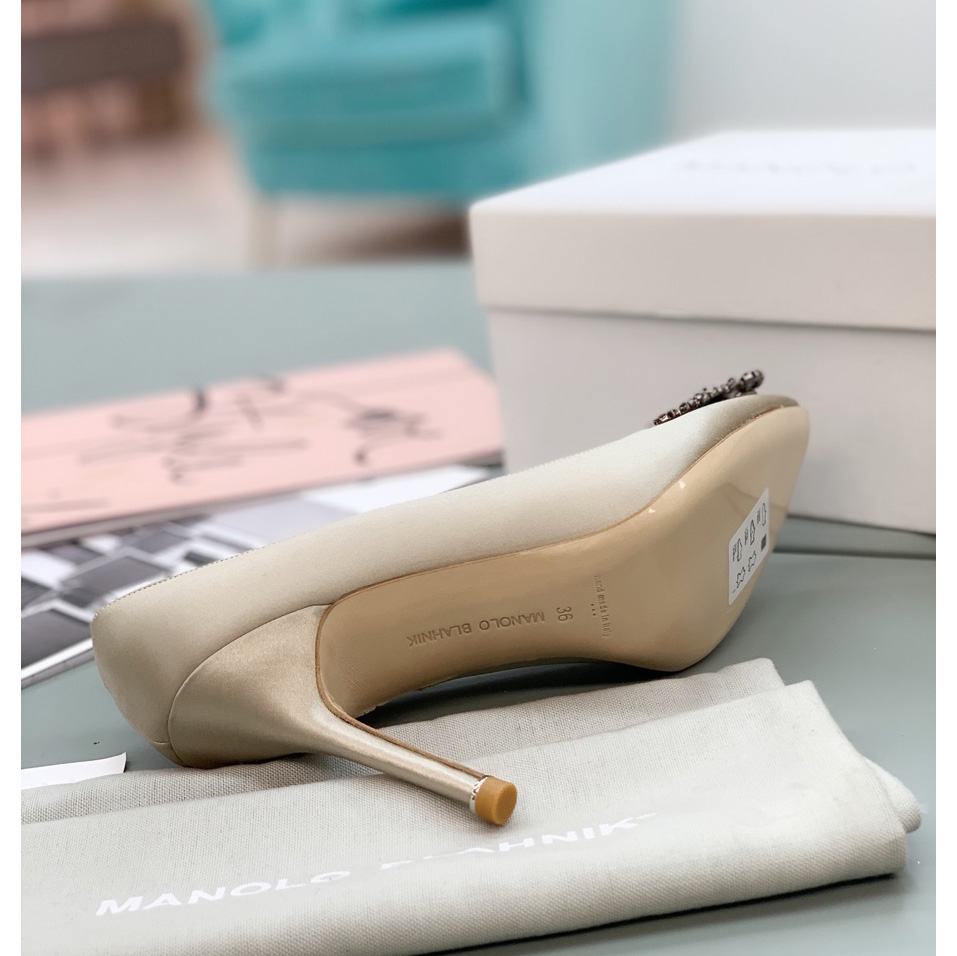 Beige Hangisi-Pumps von Manolo Blahnik mit Schnalle - EUR FASHION