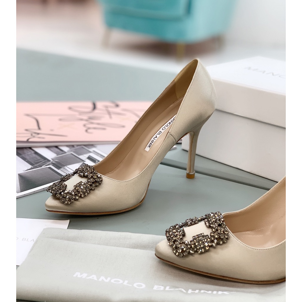 Beige Hangisi-Pumps von Manolo Blahnik mit Schnalle - EUR FASHION