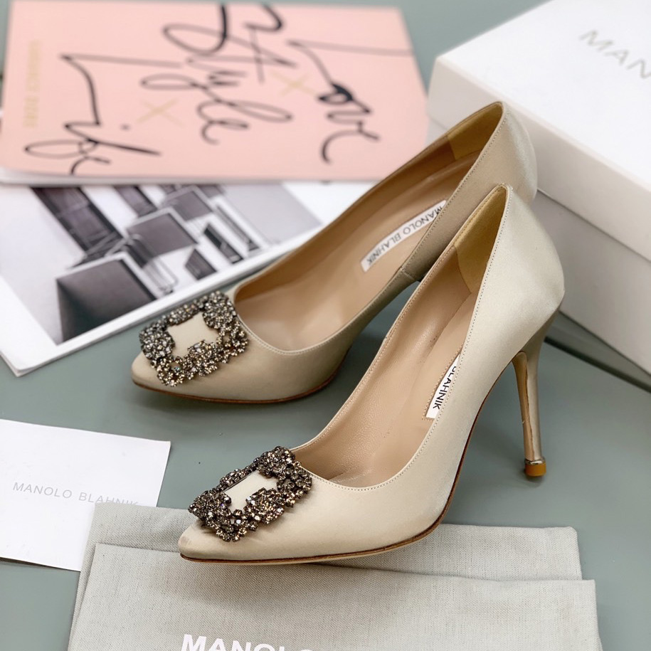 Beige Hangisi-Pumps von Manolo Blahnik mit Schnalle - EUR FASHION
