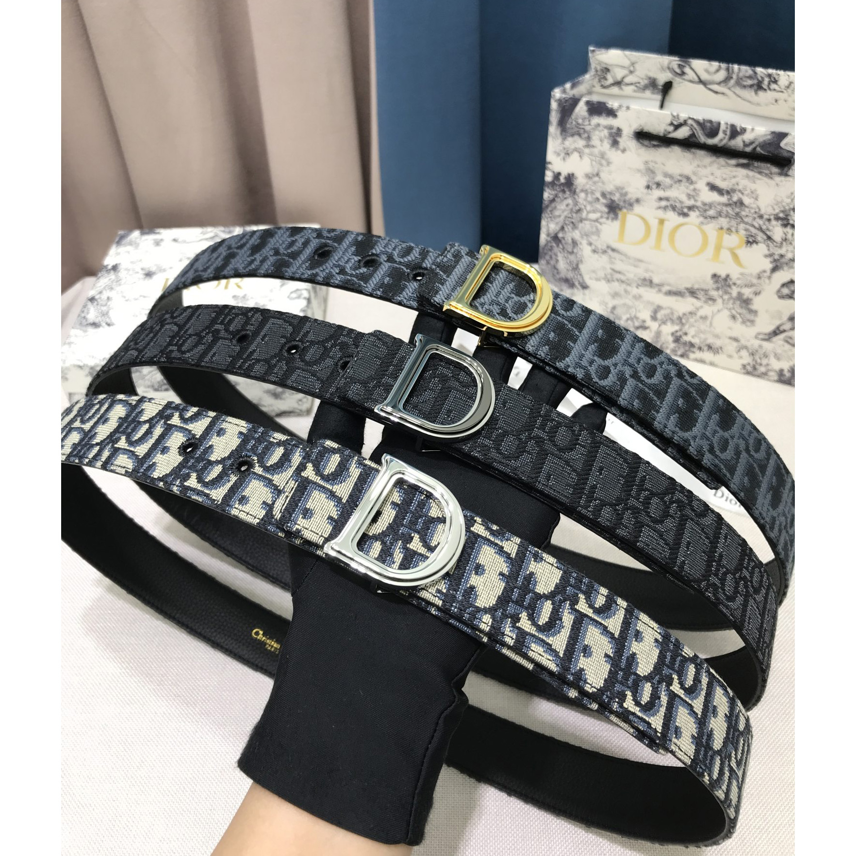 Dior-Ledergürtel mit „D“-Schnalle - EUR FASHION