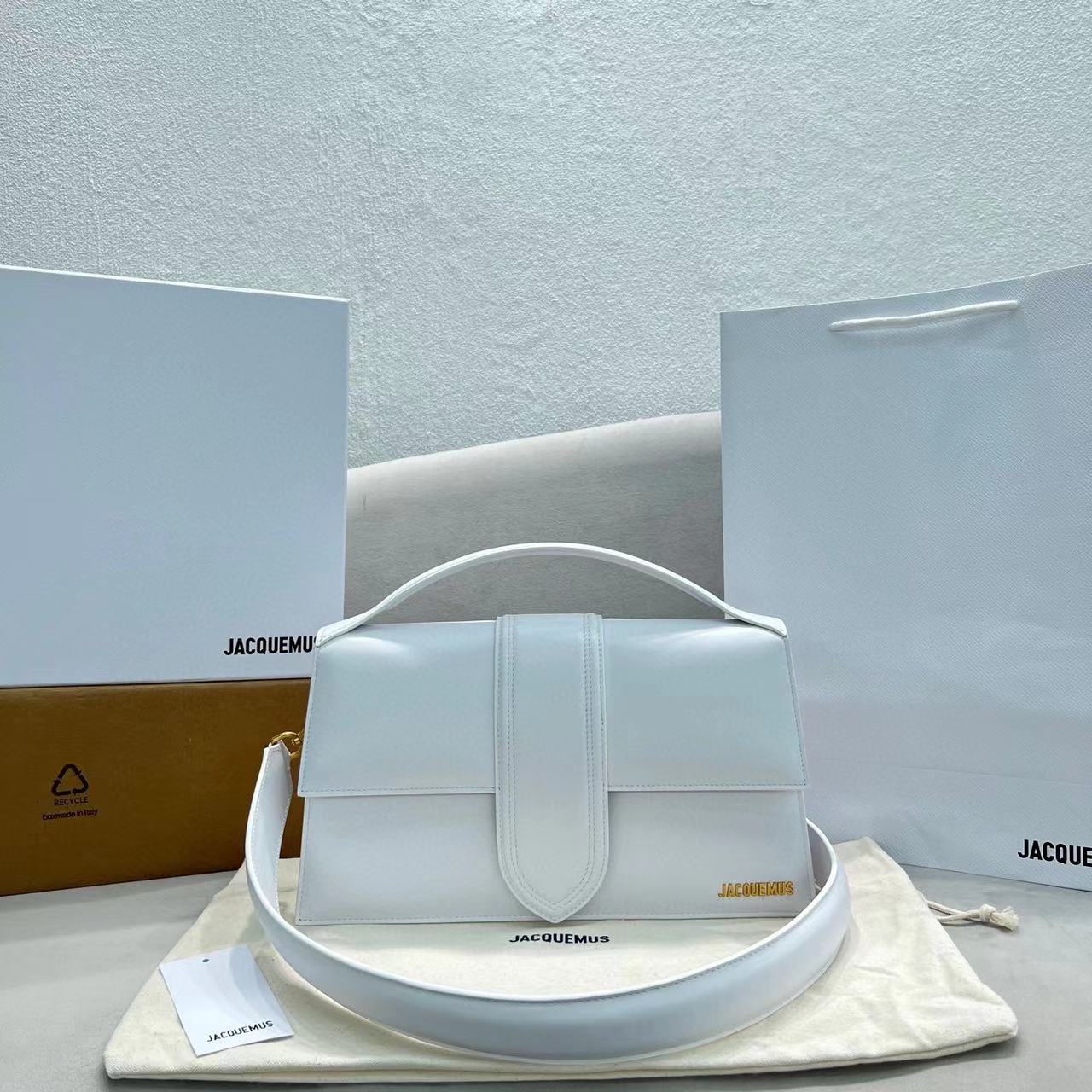 Jacquemus Lederhandtasche in Weiß - EUR FASHION