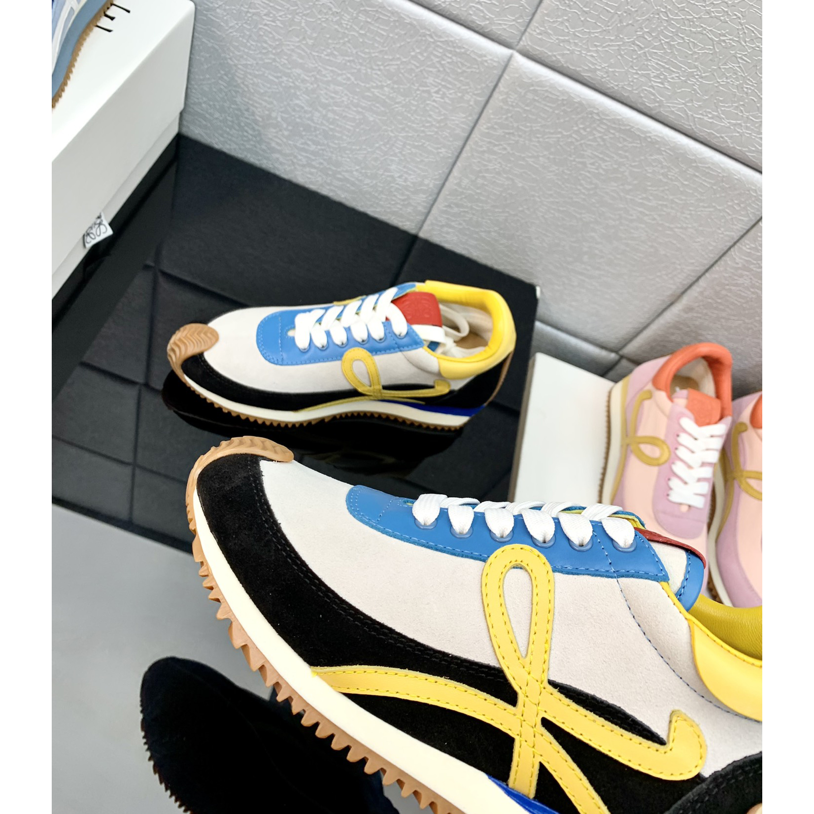 Loewe Flow Runner aus technischem Mesh und Wildleder - EUR FASHION