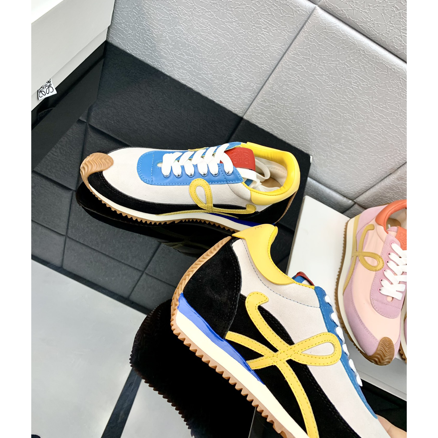 Loewe Flow Runner aus technischem Mesh und Wildleder - EUR FASHION
