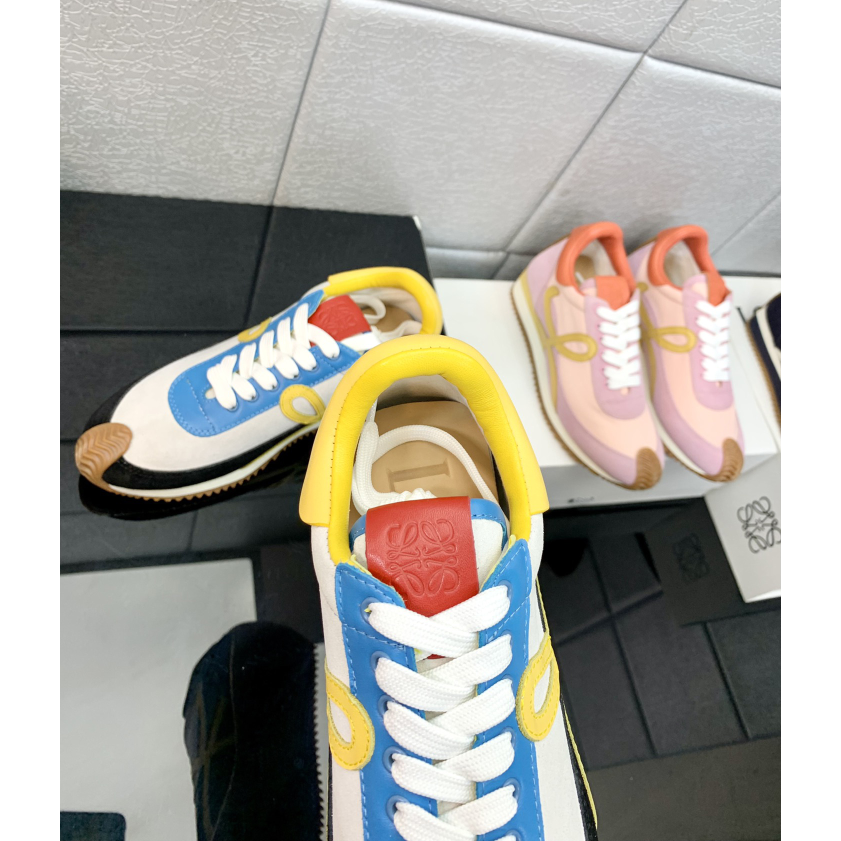 Loewe Flow Runner aus technischem Mesh und Wildleder - EUR FASHION