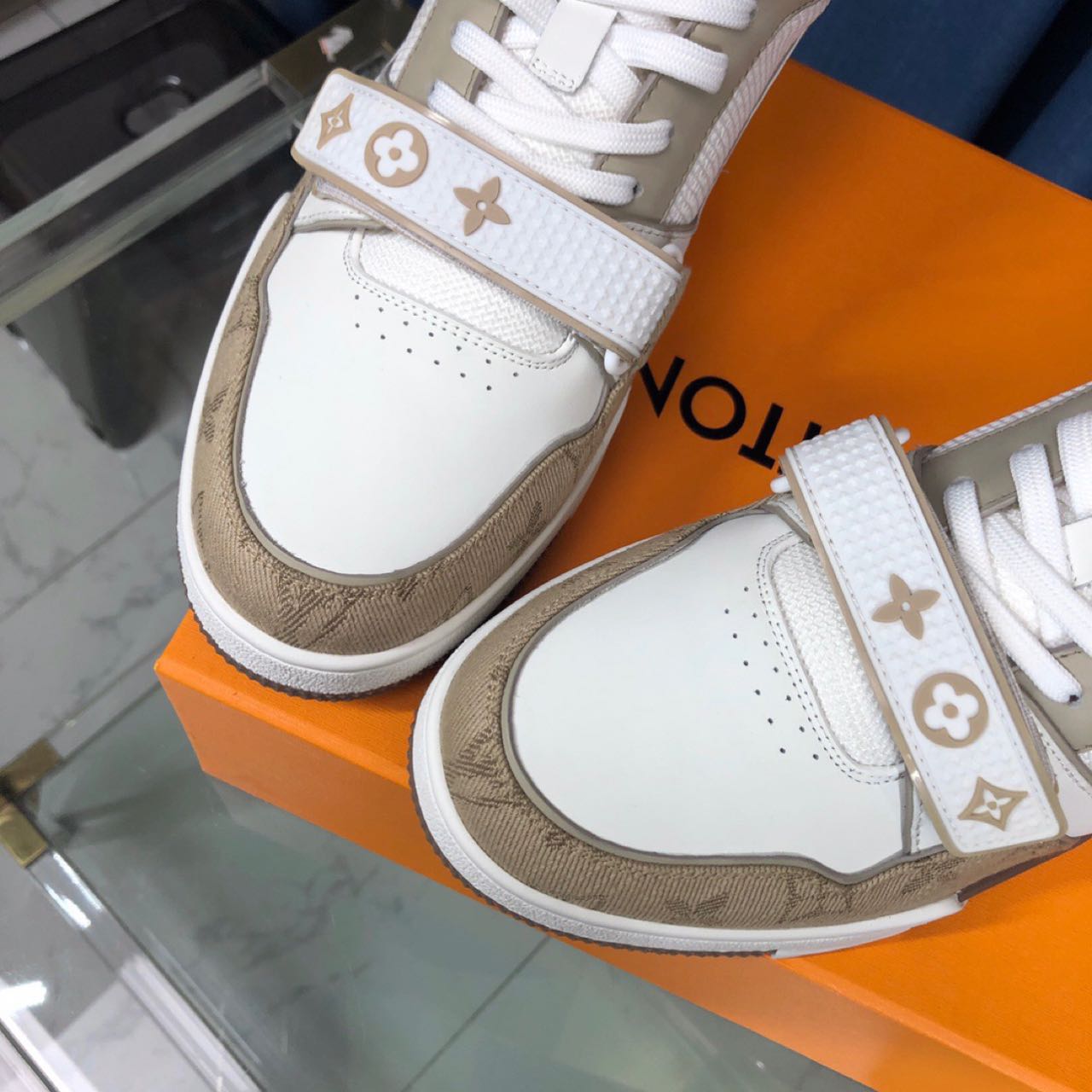 Louis Vuitton Run Away Sneaker - EUR FASHION