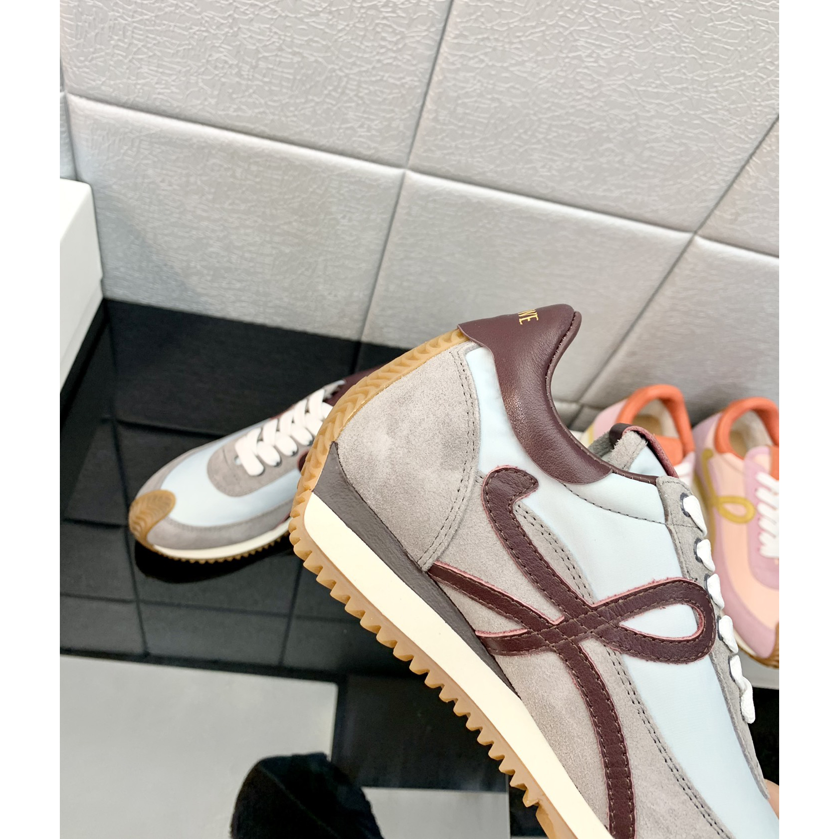Loewe Flow Runner aus technischem Mesh und Wildleder - EUR FASHION