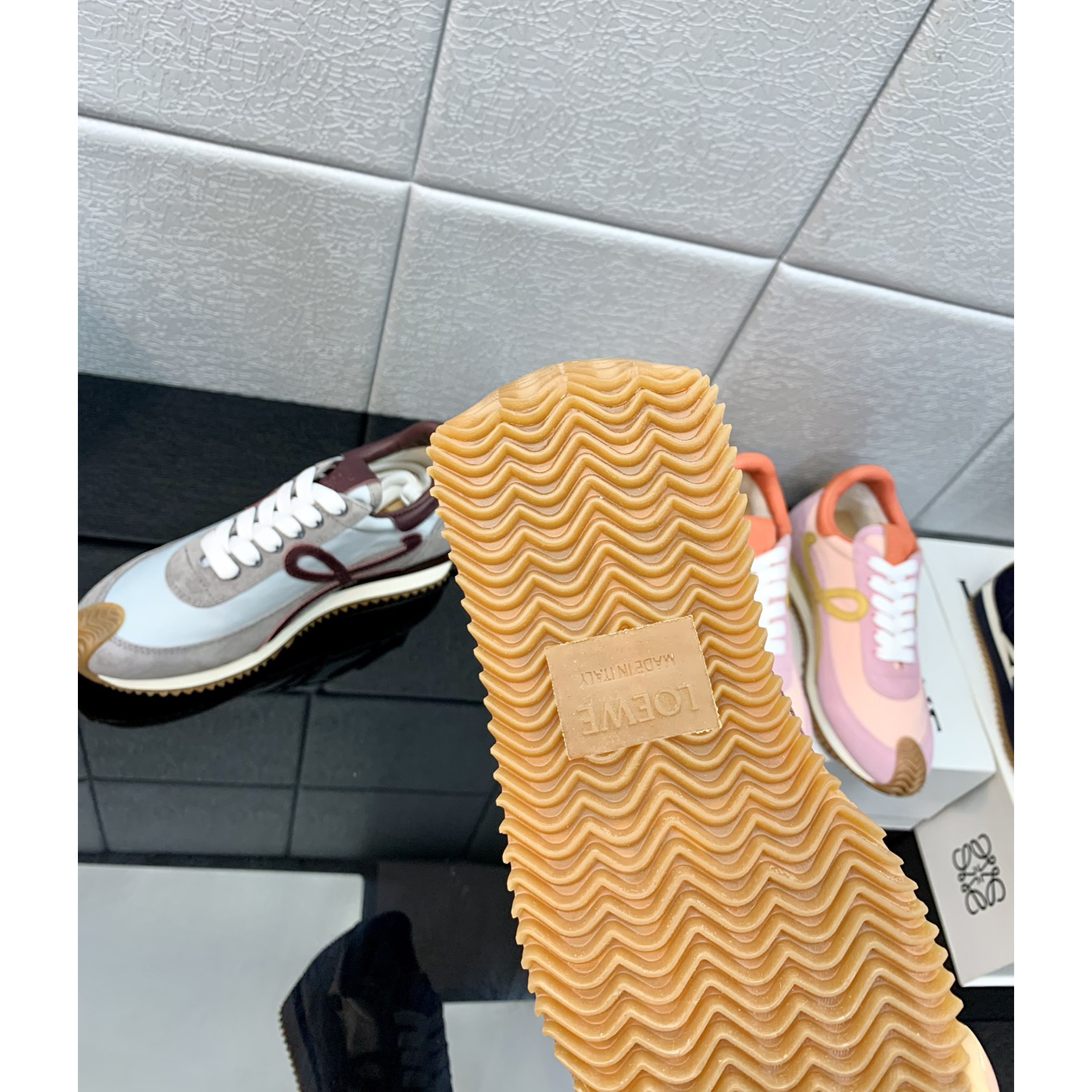 Loewe Flow Runner aus technischem Mesh und Wildleder - EUR FASHION