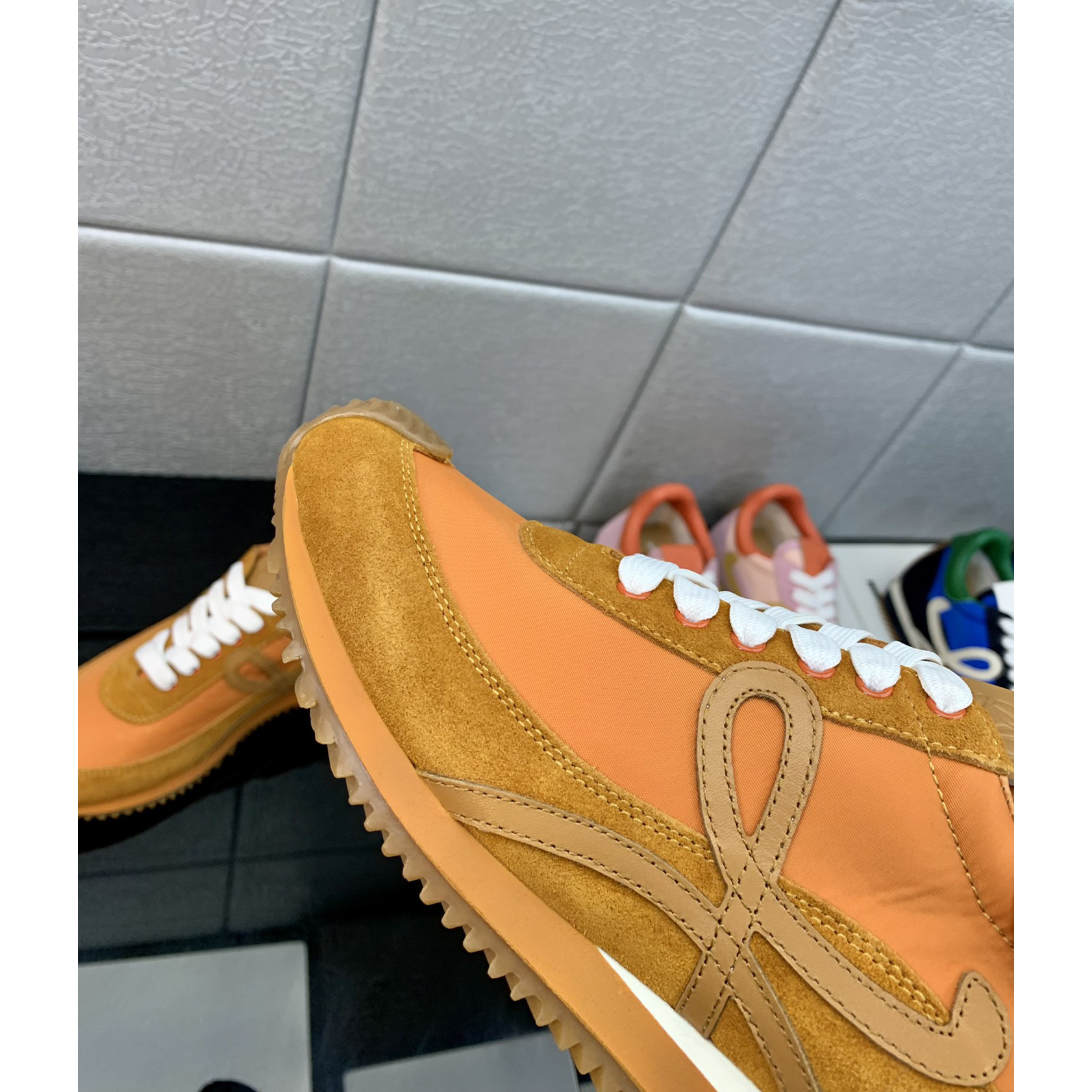 Loewe Flow Runner aus technischem Mesh und Wildleder - EUR FASHION