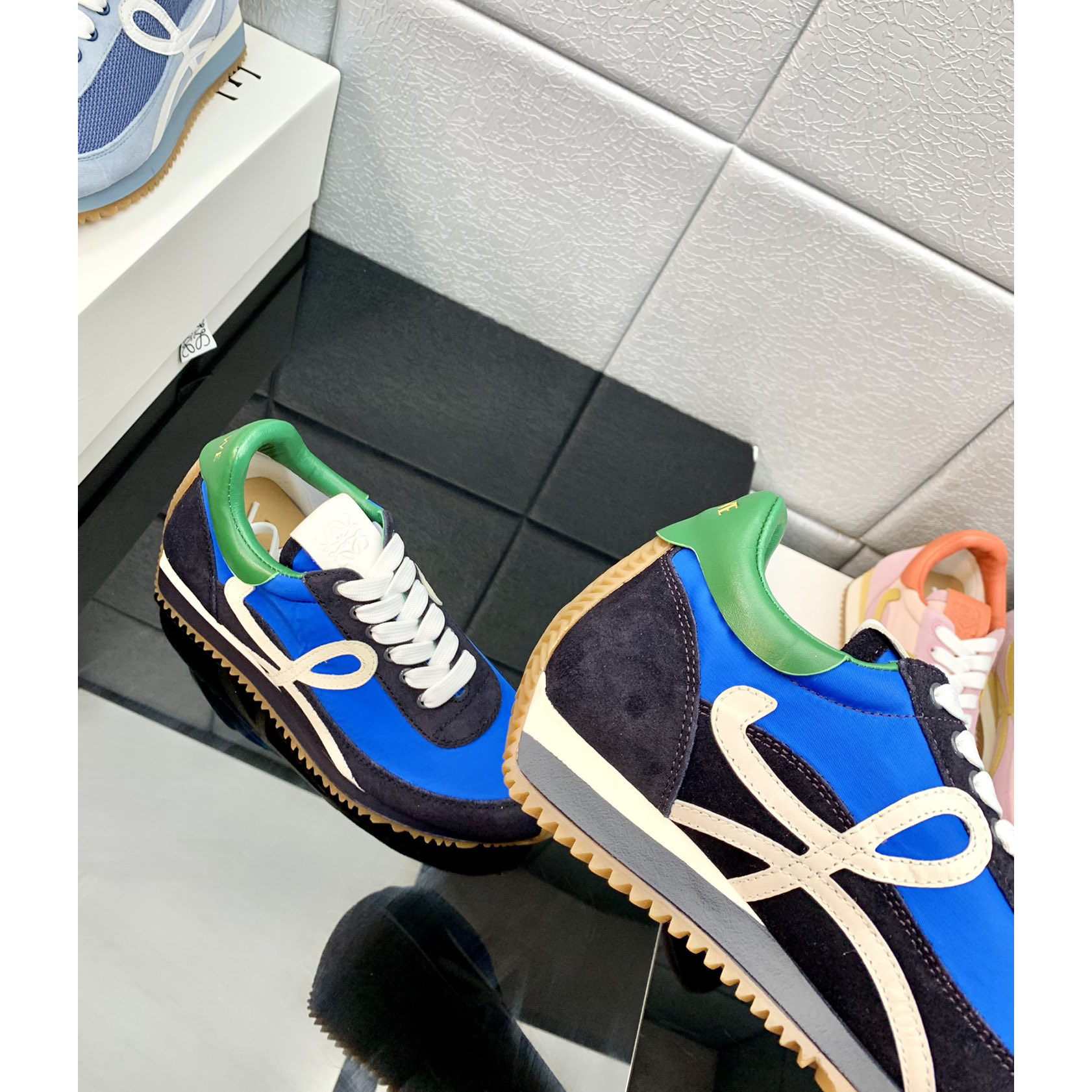 Loewe Flow Runner aus technischem Mesh und Wildleder - EUR FASHION