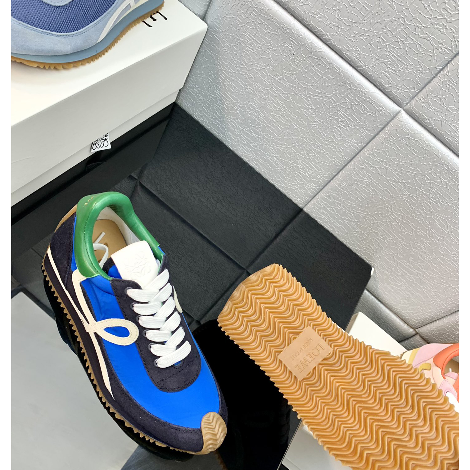 Loewe Flow Runner aus technischem Mesh und Wildleder - EUR FASHION