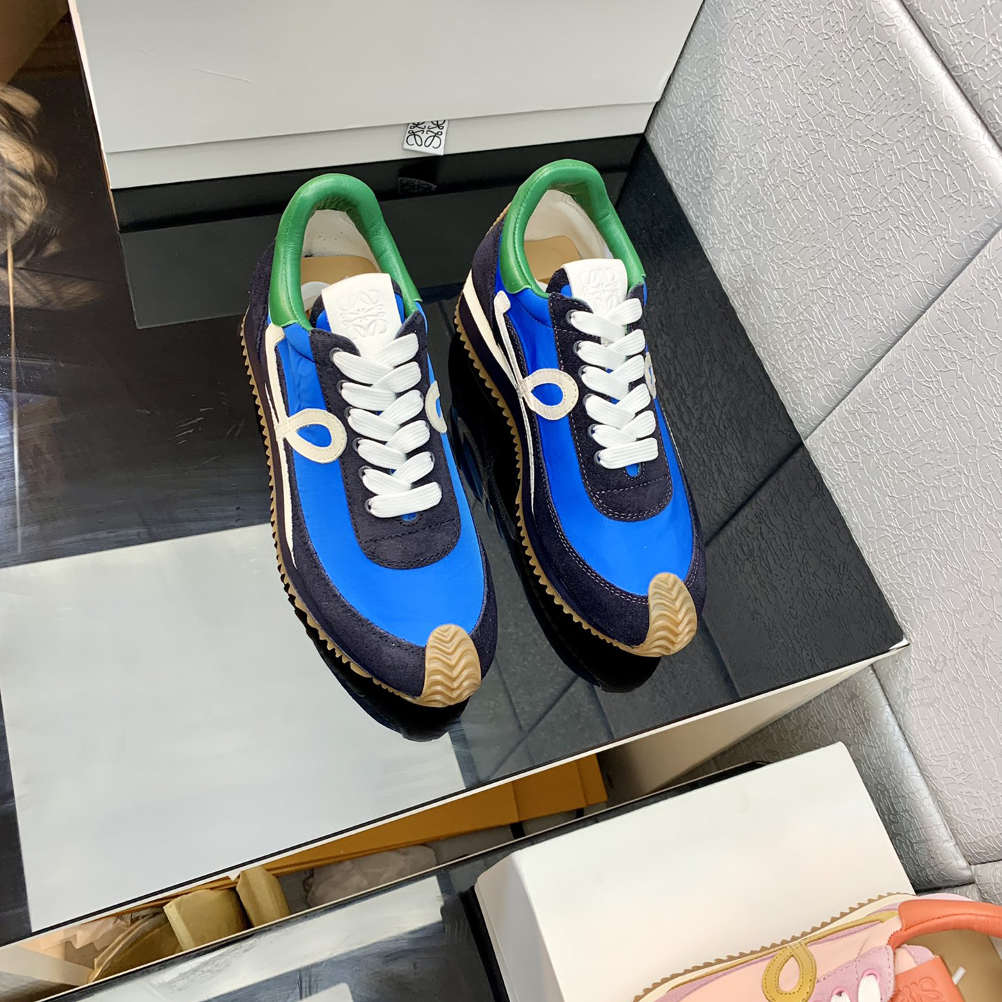 Loewe Flow Runner aus technischem Mesh und Wildleder - EUR FASHION