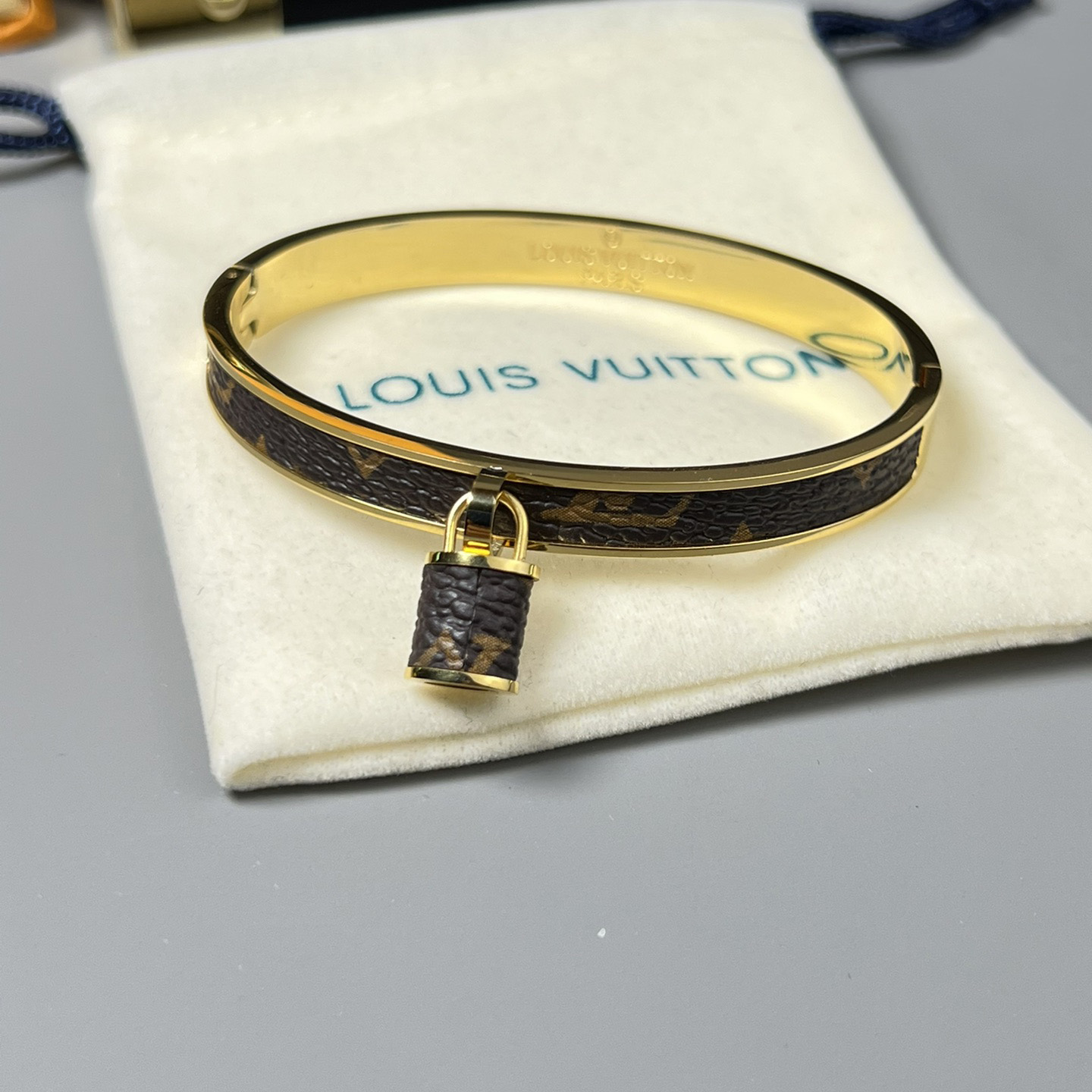 Louis Vuitton-Armband - EUR FASHION