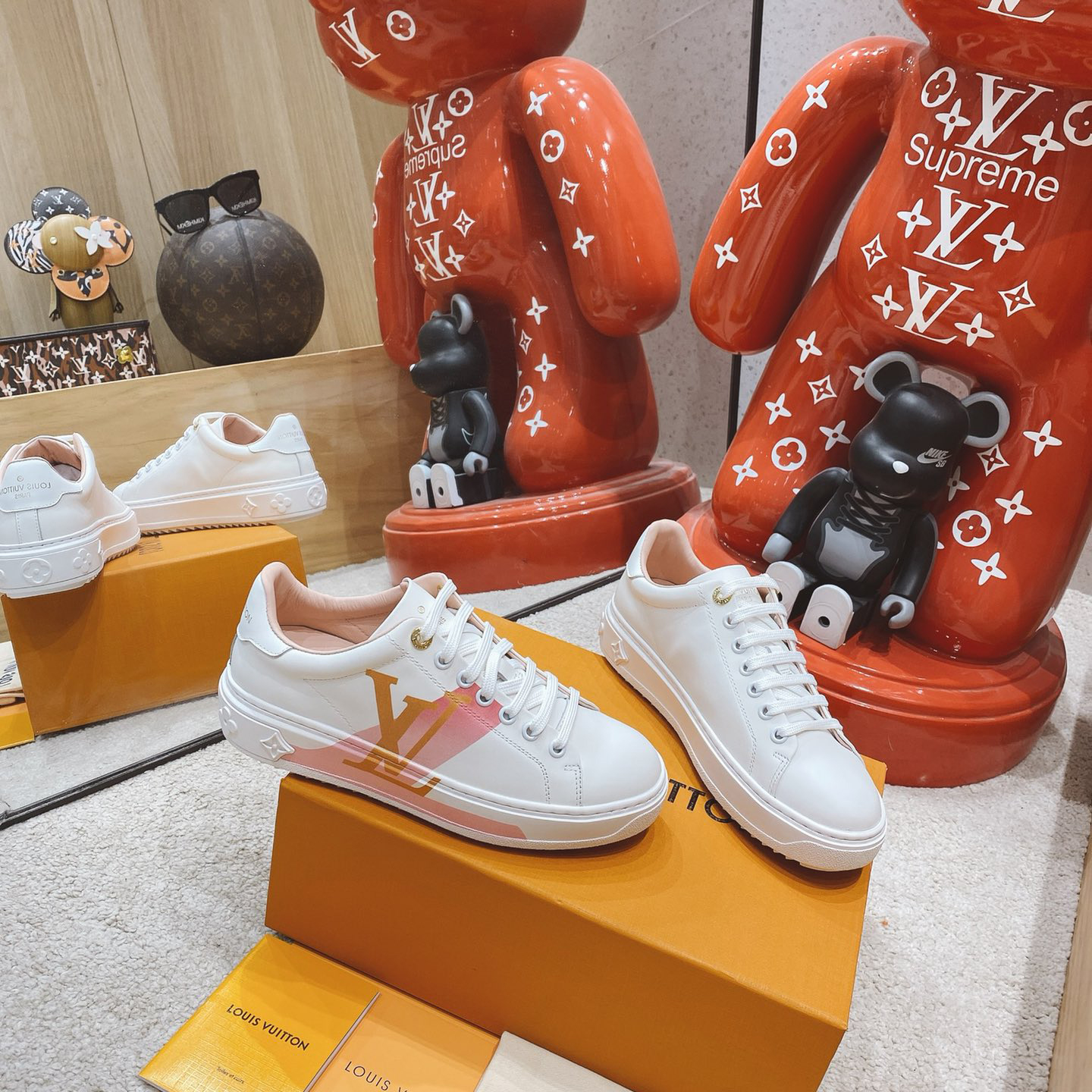 Sneaker mit Louis Vuitton-Logo - EUR FASHION