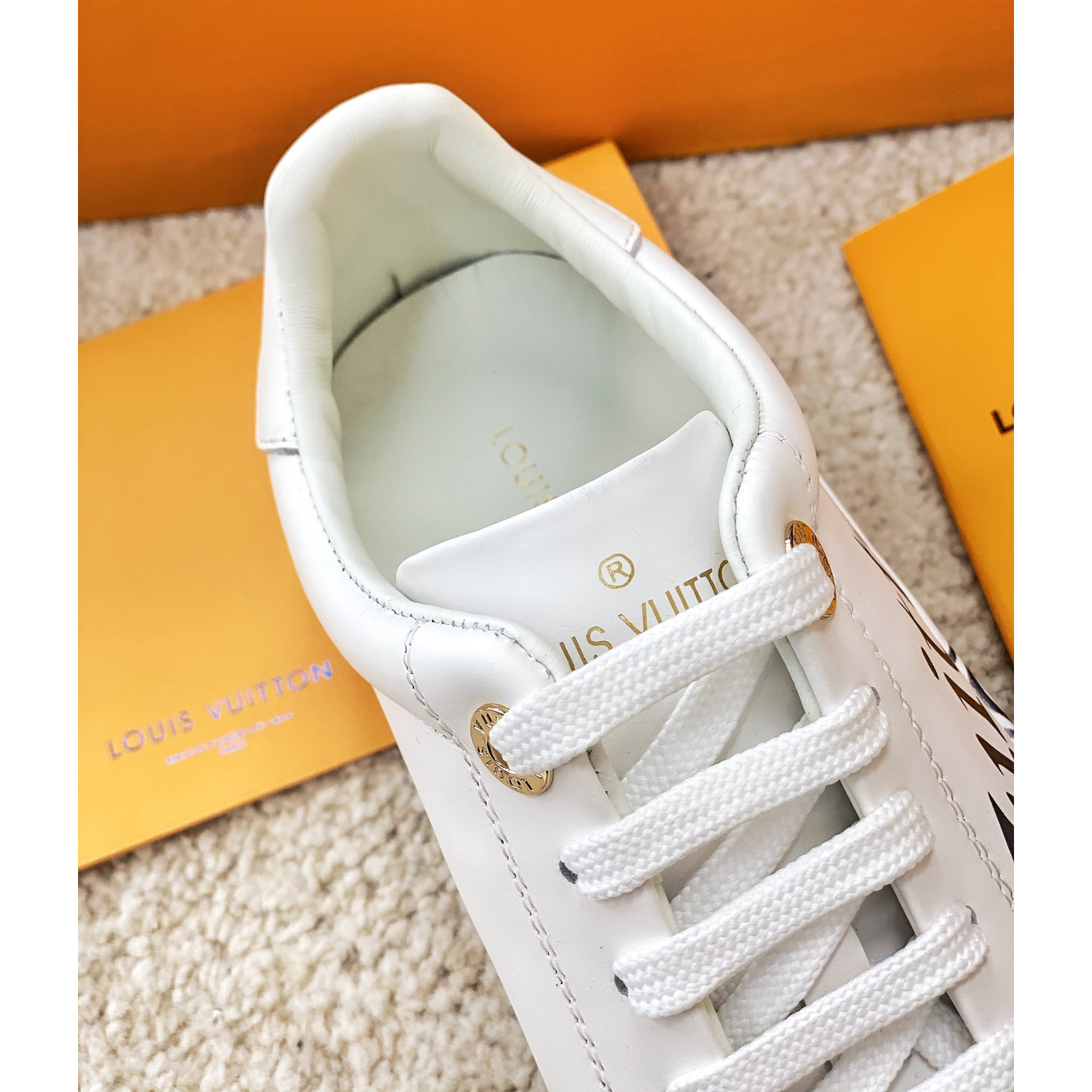 Sneaker mit Louis Vuitton-Logo - EUR FASHION