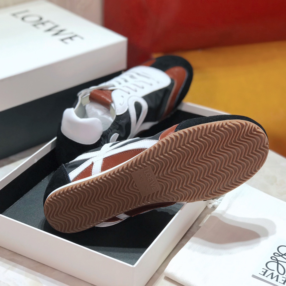 Loewe Ballettläufer aus Nylon und Kalbsleder - EUR FASHION