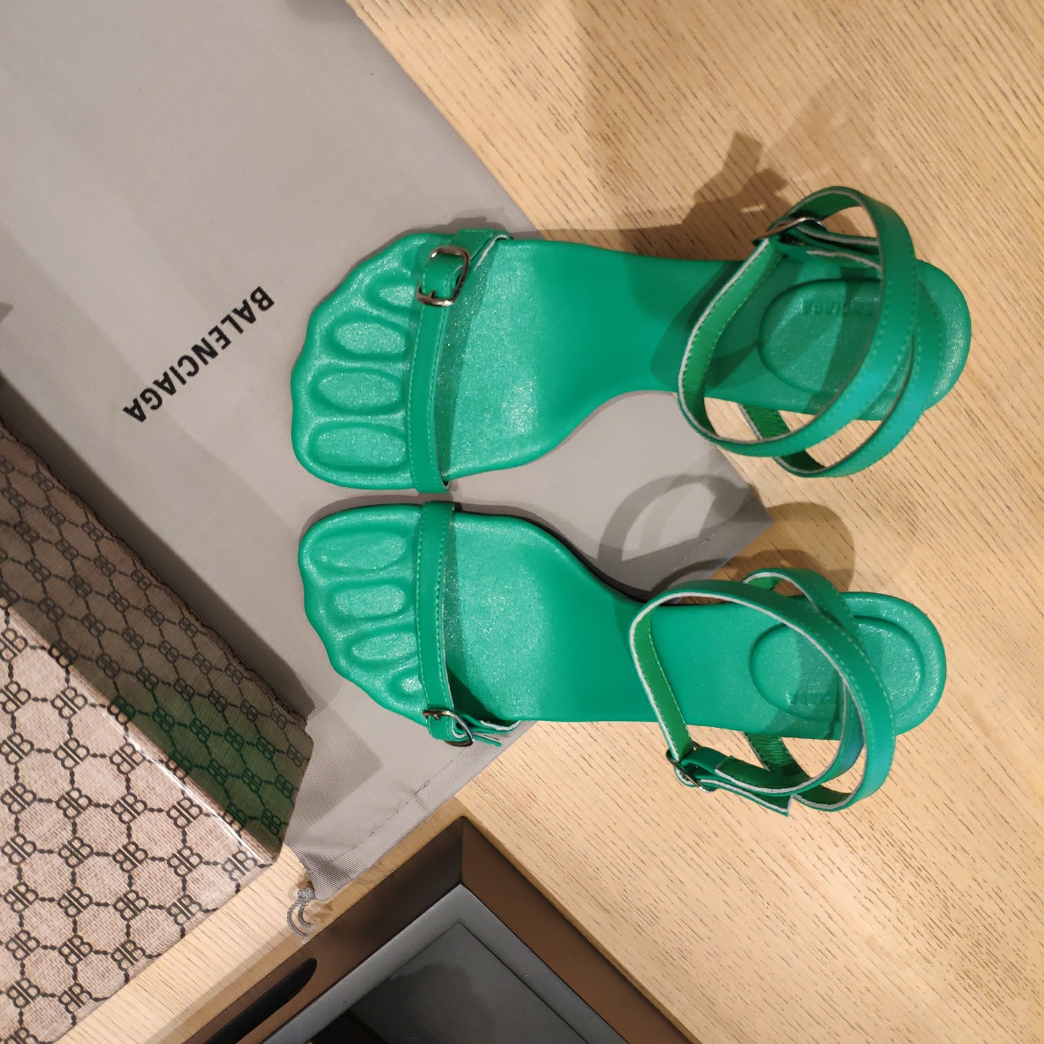 Balenciaga-Logo-Sandalen mit hohen Absätzen (7 cm) - EUR FASHION
