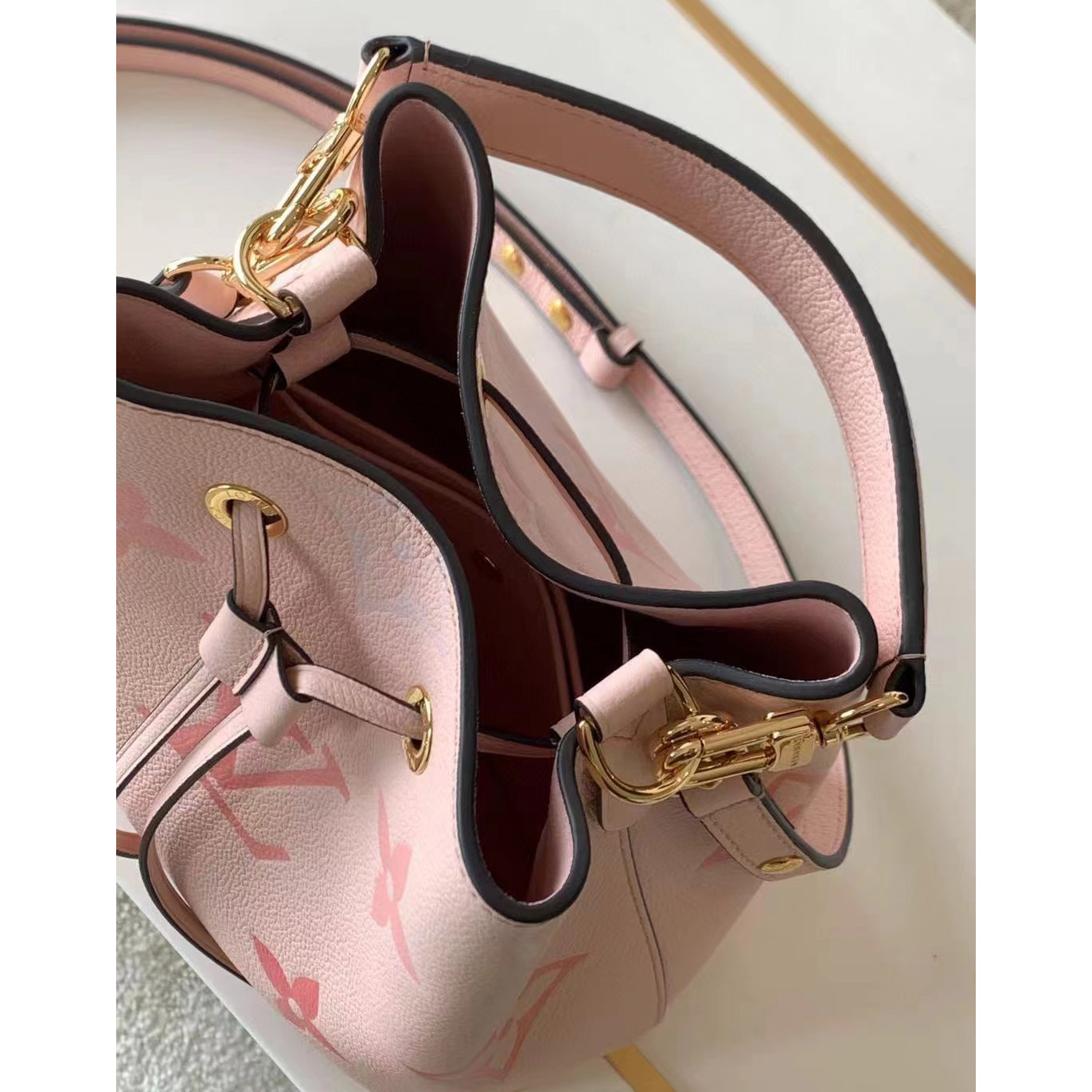 Louis Vuitton Monogramm Beuteltasche (20*20*13cm) - EUR FASHION