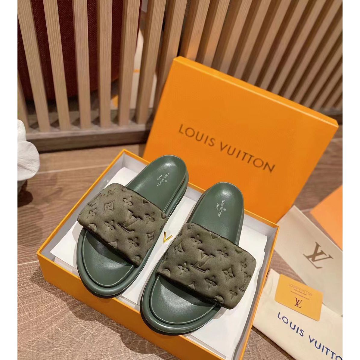 Louis Vuitton Pool Pillow Comfort Mules - EUR FASHION